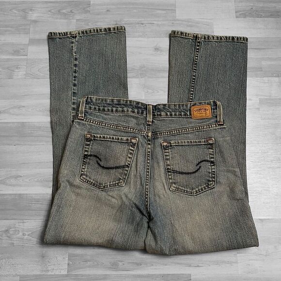 Levi’s Signature Mid Rise Bootcut Misses 8 Short Jeans - Picture 2 of 3